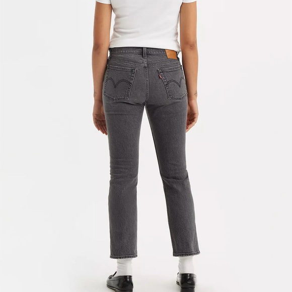 Levi’s Wedgie Straight *NWT* 27 X 28 - Picture 2 of 6